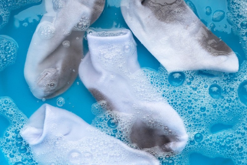 Svi pogrešno perete čarape, pravilno je samo jedno: Ako ovako ne uključujete veš mašinu, može biti i opasno