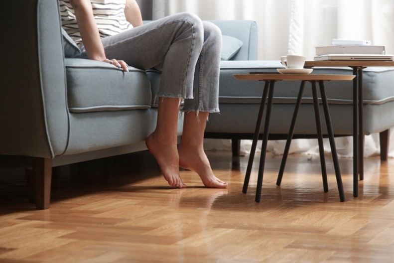 Spremačica kraljevske palate otkrila tajnu sjajnih podova: „Koristimo ovaj sastojak, košta samo 140 dinara“