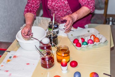 U koje boje nikako ne valja farbati jaja za Uskrs? Niko ne misli na ovo, a nemate pojma koliko je važno
