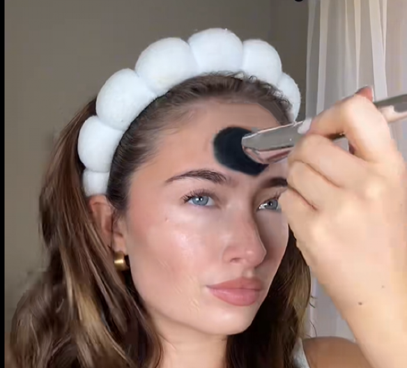 Efekat fejsliftinga očas posla: Bez igle i bolova - osvežite svoje lice, estetski hirurg vam neće biti potreban