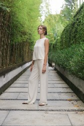 Pantalone koje brišu godine: Izgledaćete mlađe i vitkije ako primenite 1 zlatno pravilo!