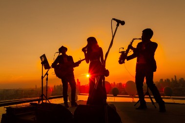 Pomirili se poznati pevač i pevačica: Nisu razgovarali više od 20 godina, a sada rešili da snime duet!