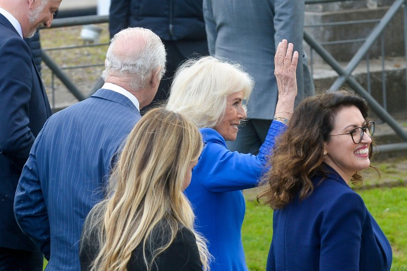 Pogledajte kralja Čarlsa nakon što je završio u bolnici zbog jakih terapija: Evo kako sada izgleda britanski monarh