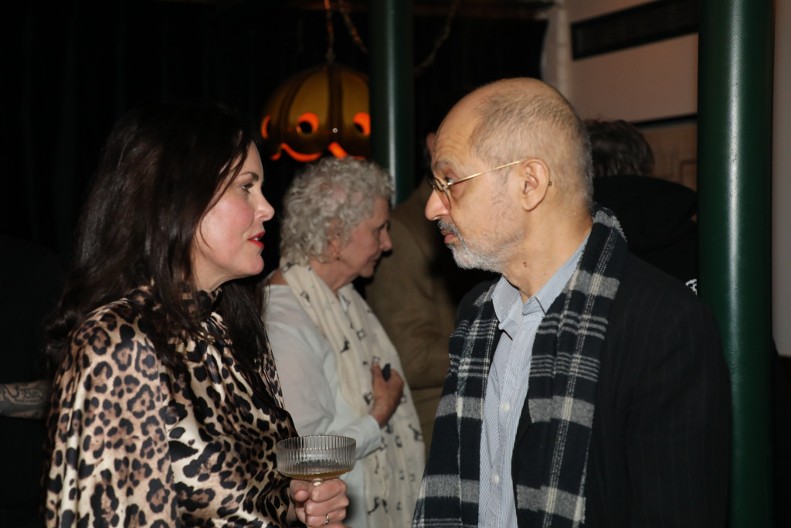 Šokirala je javnost priznanjem: "Ovaj slavni roker mi je napravio dete u 17-oj, a potom mi je dao pare da abortiram"