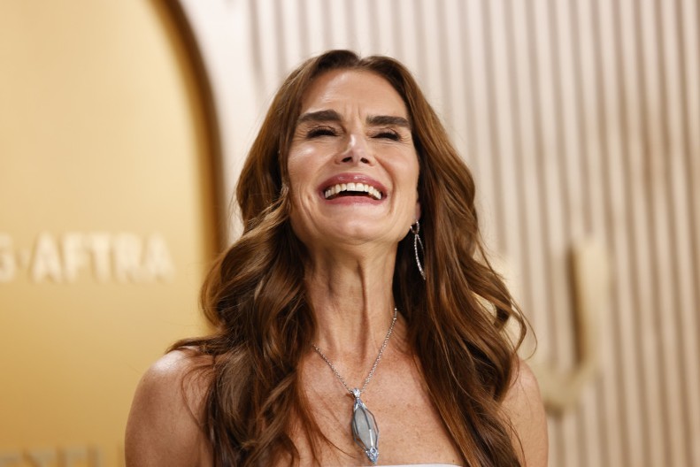 Kao da su sestre: Bruk Šilds povela ćerke u provod, svi kažu da su mamine dvojnice, bukvalno su prelepe