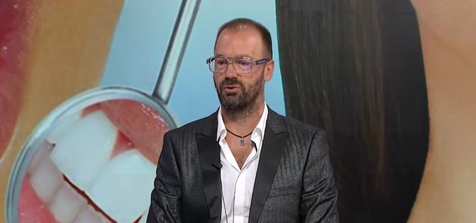 Posle njegovih reči, samo ako ste poludeli, ovako ćete izbeljivati zube: Srbi i Srpkinje ovo stalno rade, a ne kapiraju da oštećuju gleđ, upozorio dr Srđan