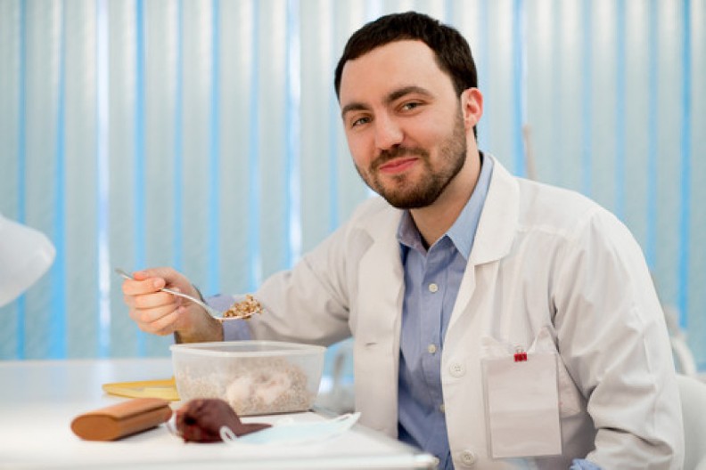 Nikada nećete videti neurologa da jede ovu hranu: Jako je opasna za zdravlje mozga