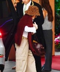 Šta joj se desilo? Supruga poznatog pevača se osušila, ima manje od 45 kg, niko ne može da je prepozna