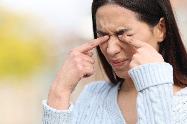 Nemojte trljati: Evo šta da uradite kada vam nešto upadne u oko, ako primetite ove simptome, hitno se obratite lekaru