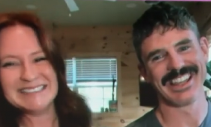 Dobila stablo za 1. godišnjicu veze: Ljubav para je rasla zajedno sa biljkom, a promena nakon 18 godina je neverovatna