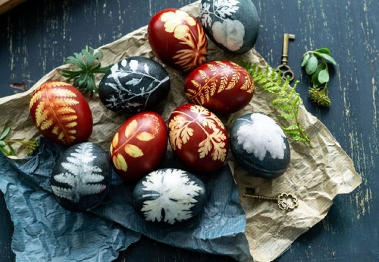 Uskršnja jaja kao iz časopisa: Ofarbajte ih u aluminijumskoj foliji, rezultat će vas ostaviti bez daha!