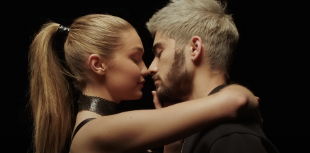 Dnevni horoskop za nedelju, 13. april: Rakovi će da beže od drame, Vage su spremne da se zaljube, a ostali?