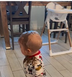 Dečak osvojio srca 4,5 miliona ljudi: Svima je presladak, a majka ne zna da li da se smeje ili da plače