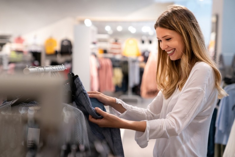 Zbogom puter žutoj: Ova boja će biti hit jeseni 2025. godine, Srpkinje već pune ormare komadima u prelepoj nijansi