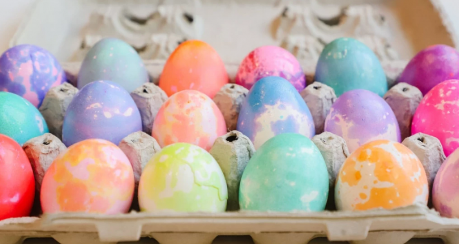 Najjeftinija tehnika farbanja jaja: Ofarbajte ih uz pomoć pare, gotova su očas posla, a rezultat je božanstven