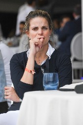 Džabe joj milioni kad je nesrećna: Odrasla u svili i kadifi, a kao da je prokleta, njen život niko ne bi poželeo