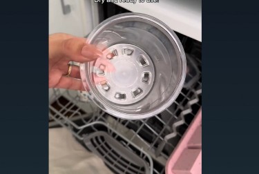 Sudovi će biti suvi posle pranja u mašini: Primenite provereni trik i neće imati fleke od vode