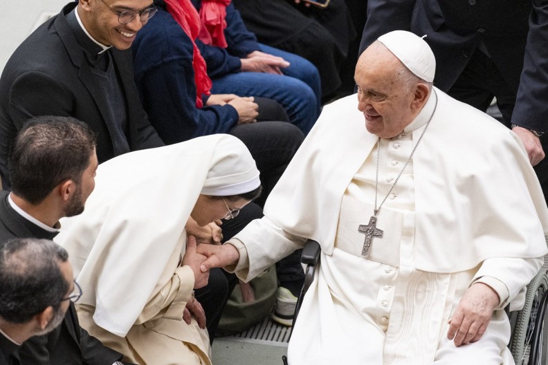 Zašto žena ne može da bude papa?
