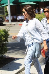 Ona je najbogatija glumica na svetu, a niko nije čuo za nju: "Mlati" pare više od Breda Pita, Toma Kruza i Džej Lo!