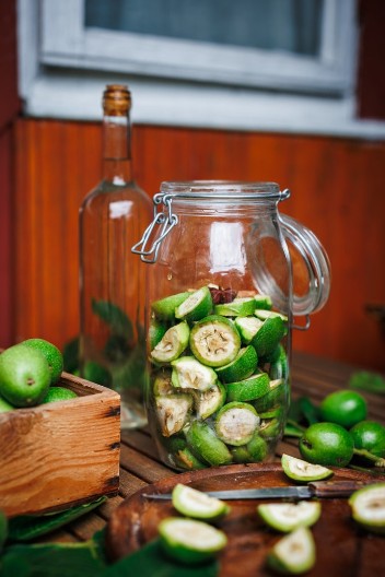 Stari recept za orahovaču: Otkrijte tajnu savršenog likera od mladih oraha