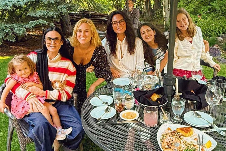 Oglasila se i Demi Mur: Evo šta misli o odluci Brusove supruge da ga preseli u dom