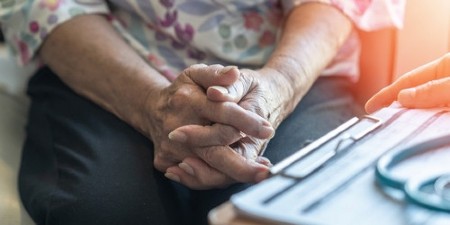 Nije bezopasan: Otkriven virus koji bi mogao da bude uzrok Parkinsonove bolesti, javljaju se ovi simptomi