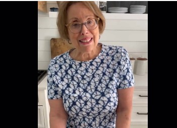 Baka pokazala kako omekša tvrde breskve: Preko noći postanu sočne i slatke uz 1 sastojak