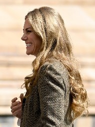 Svi pričaju o novoj frizuri Kejt Midlton: „Kosa joj nikad nije bila tako grozna, to je sigurno perika!“