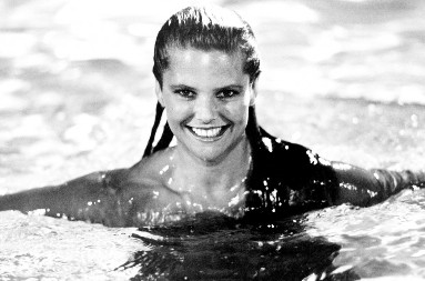 Nesrećan život prelepe manekenke: Udavala se 4 puta, svi muževi su je maltretirali, jedan je čak zvao „krava muzara“!