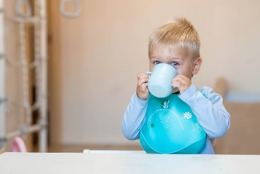 Otrov za decu: Omiljeni napitak može da može da bude rizičan po njihovo zdravlje, povezan je sa ovim bolestima