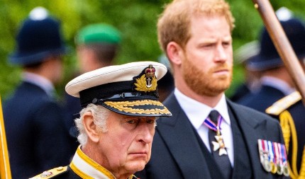 Ratuju i dalje? Princ Hari i kralj Čarls ponovo zajedno, tenzija raste, svi se pitaju da li je pomirenje na pomolu