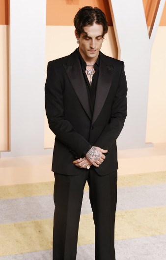 Popadale vilice kada su ih videli na ulici jer izgledaju nadrealno: Ona u brushalteru, a Damiano David kao pravi gospodin — košuljica i pantalonice