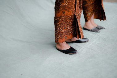 Bila je IN 2012. godine, a onda su je svi počeli ismevati: Evo koja modna kombinacija se vratila iz prošlosti, čim grane sunce žene samo nju nose po Knezu