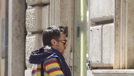 Došao i on da vidi papu: Miljenik žena u Srbiji ispratio važan događaj, evo gde su ga ,,uhvatili" fanovi