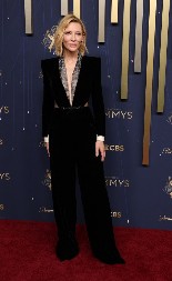 Koliko je brutalan ovaj kombinezon! Dekolte do pupka, leđa gola, Kejt oduvala sve na crvenom tepihu