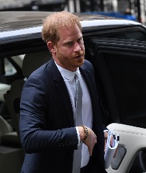 Konačno su se sreli! Šta su princ Hari i kralj Čarls pričali u Londonu?