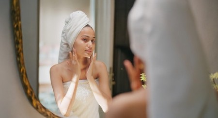 Moja baka je uvek imala glatku kožu: Sada mi je konačno otkrila njenu tajnu i od tada sve skupe kreme više ni ne koristim