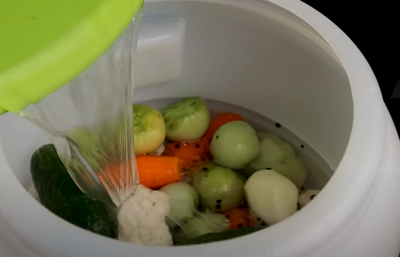 Čuveni recept komšinice Smilje: Ovako se pravi najbolji preliv za turšiju ikada