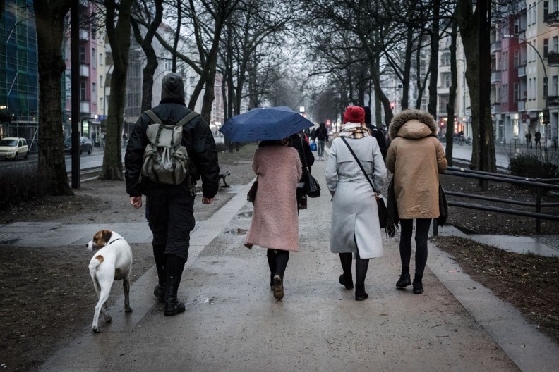 Ono šta žene nose u Berlinu, Srpkinje ni u ludilu ne bi obukle: Hipsterski, pocepano, džakasto, šta se to dešava u Nemačkoj?