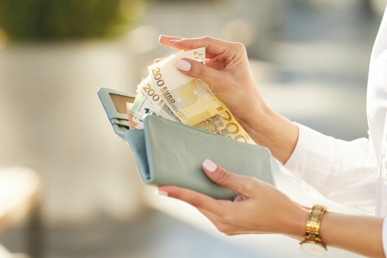 Pare će se lepiti za njih narednih 5 godina! Ovi horoskopski znaci će rešiti baš sve finansijske probleme!