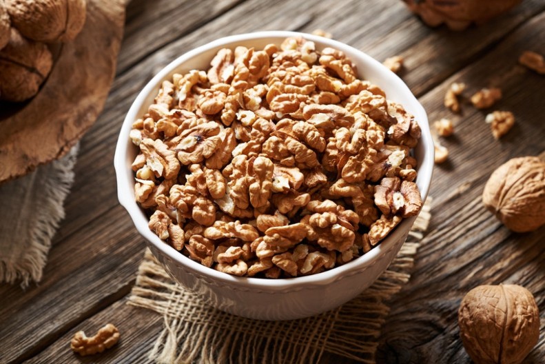 Gorke orahe možete da spasite: Ne bacajte ih, bakin trik će im brzo vratiti lep ukus