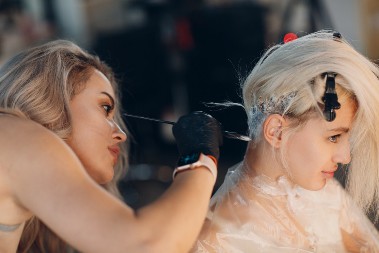 Boja kose za kojom su odlepile Srpkinje: Najbolje stoji na kratkoj kosi, odlično se kombinuje sa bobom