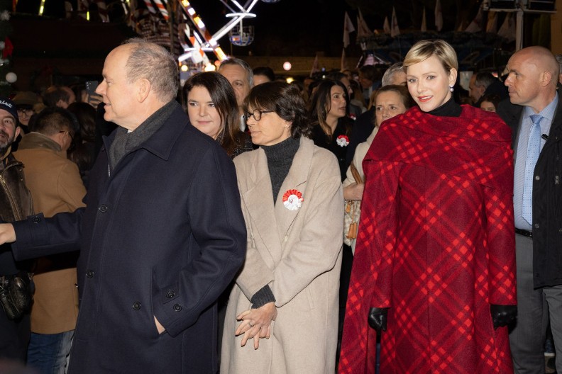 Iznenađenje iz Monaka: Princ Albert i princeza Šarlin ponosno pokazali blizance – svi gledaju u jedan neočekivan detalj na fotografiji!