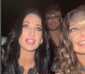 Neverovatno izgleda u 6. deceniji: Poljska predstavnica na Evroviziji  ima 53 godine, a lice i telo kao devojčica – evo kako to postiže