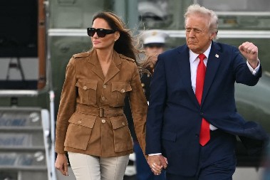 Grmljavina u raju? Tramp i Melanija stigli u Vindzor držeći se za ruke, a onda šok – spavali u odvojenim sobama, tražili i svoju posteljinu umesto kraljevskih čaršava