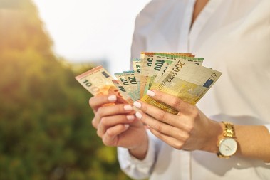 Za 3 znaka horoskopa stiže brdo para: Od danas dobijaju sve što požele, uspeh i moć su sada njihovi!