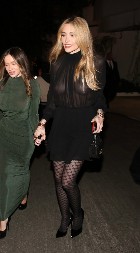 Ćerka Majkla Džeksona obukla haljinu koja zove na greh: Kada se pojavila u njoj, mnogima su obrazi pocrveneli