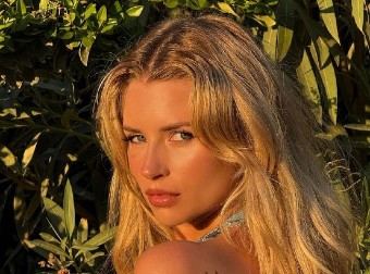 Kontroverzna sestra slavne manekenke pokazala svoje zmijsko telo: Izvajane obline stavila u prvi plan, pa izazvala pravi dar-mar