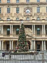 Sneško u pesku, Deda Mraz surfuje, vatromet zbog kog se kampuje: Evo kako su Željka, Milica i Tijana proslavile praznike na drugom kraju sveta, na +27 stepeni