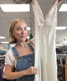 Kupila haljinu za 600 dinara, pa zanemela kad je videla etiketu: U rukama je držala komad vredan hiljade evra